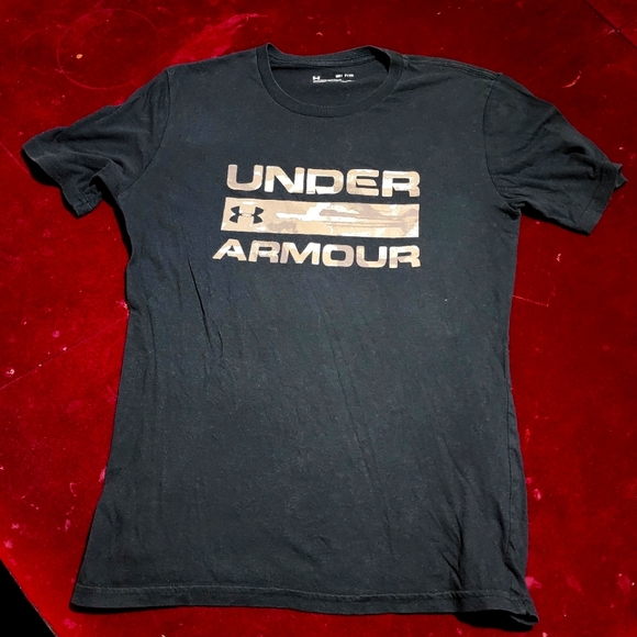 Under Armour Black Shirt / T-shirt 👕 - Picture 1 of 7